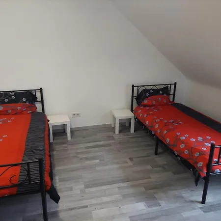 Olivia Hamberg Strasse 49 In *